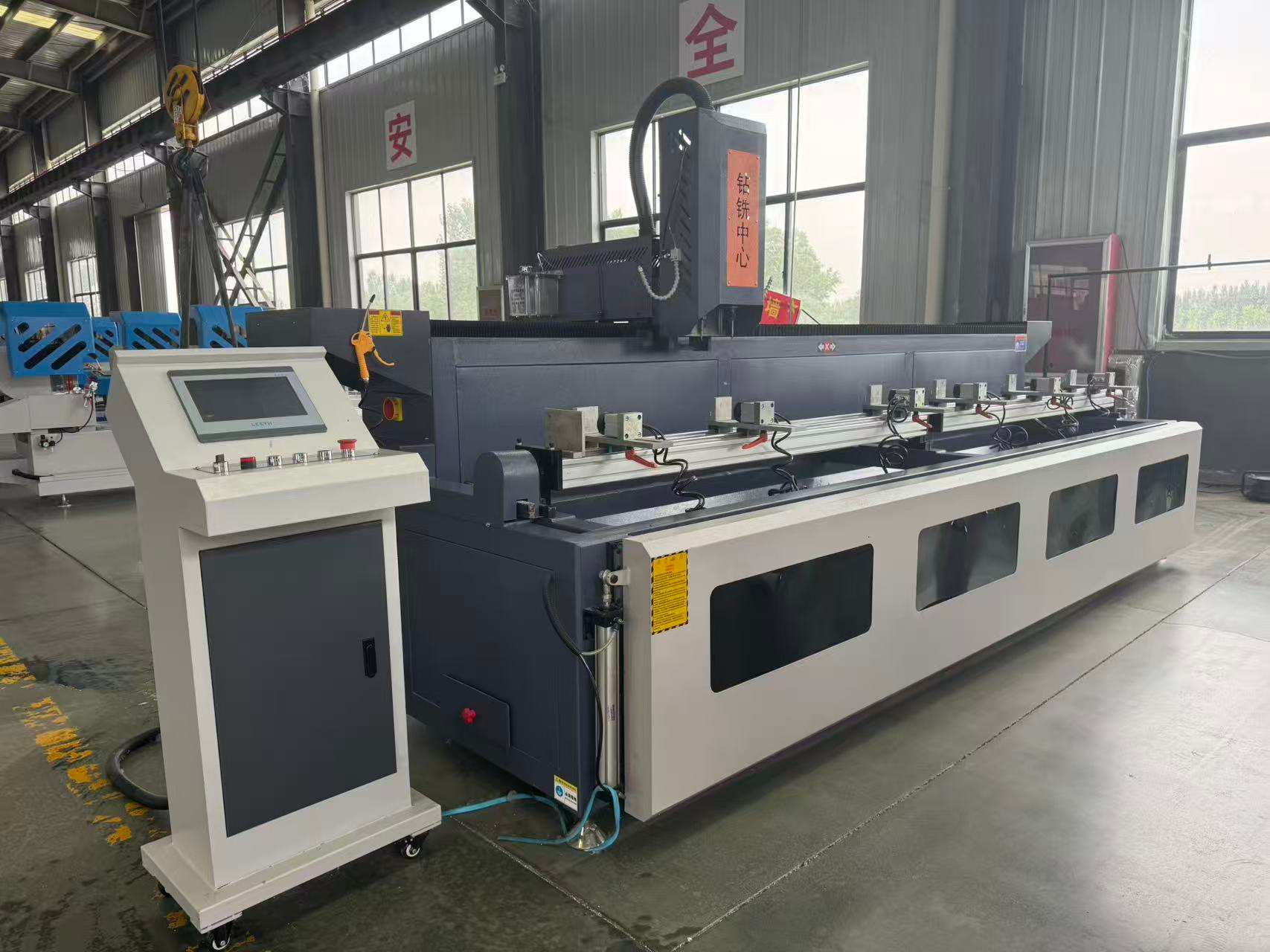4000 CNC 드릴링 및 밀링 머신