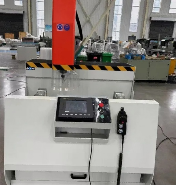 800mm 3축 고강성 CNC 머시닝센터 | 산업용 알루미늄 압출용으로 특별히 제작됨