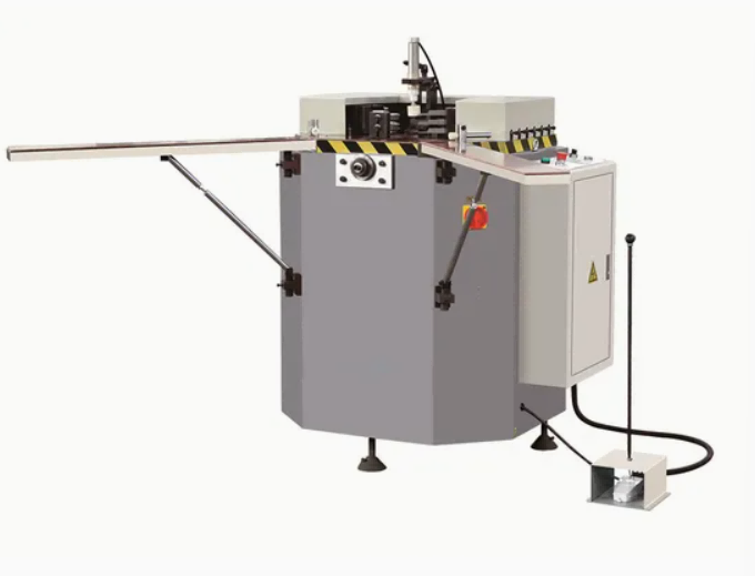 산업용 등급 100mm x 3500mm 고정밀 단일 헤드 알루미늄 창 및 도어 코너 크림퍼